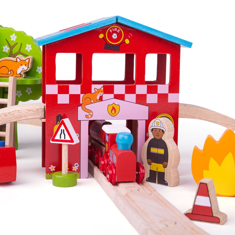 Fire Station Train Set - Bigjigs Rail 691621090374
